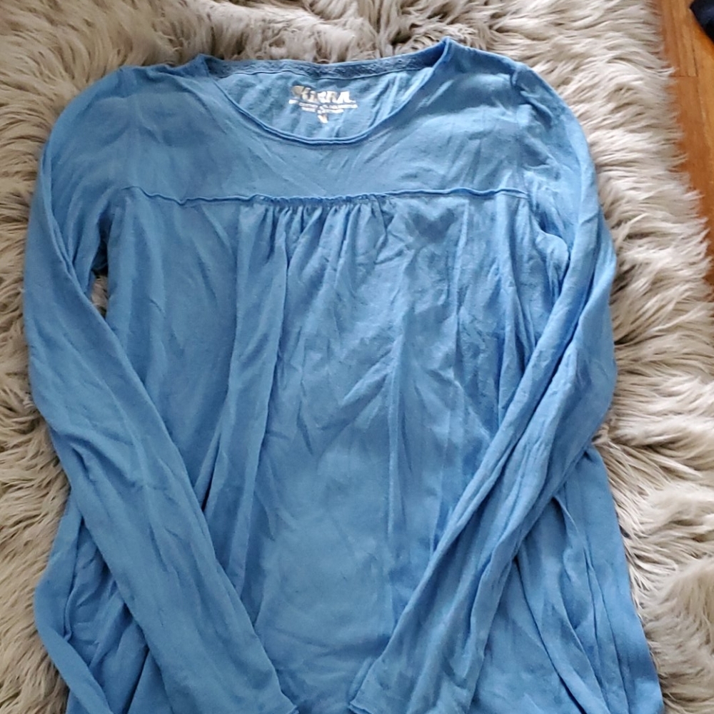 Womens long sleeve shirt
